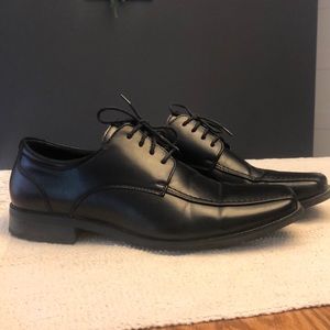 SPRING men’s black dress shoe